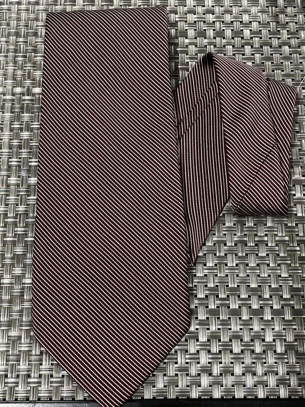 BROOKS BROTHERS Makers Mens 100 Silk Necktie Red Biege Striped 4X59 (A)